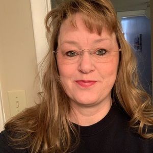 Meet your Posher, Bobbi lynn